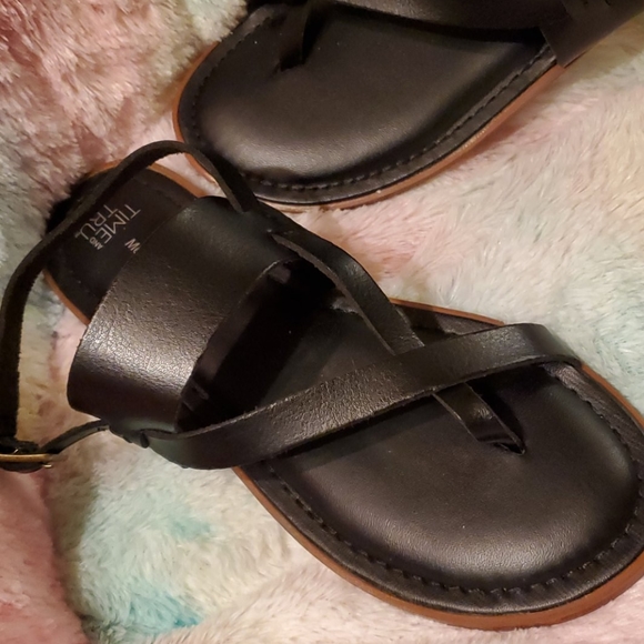 Black [time and true] sandals - Picture 3 of 5